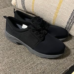 - 🌼 Drew size 14.